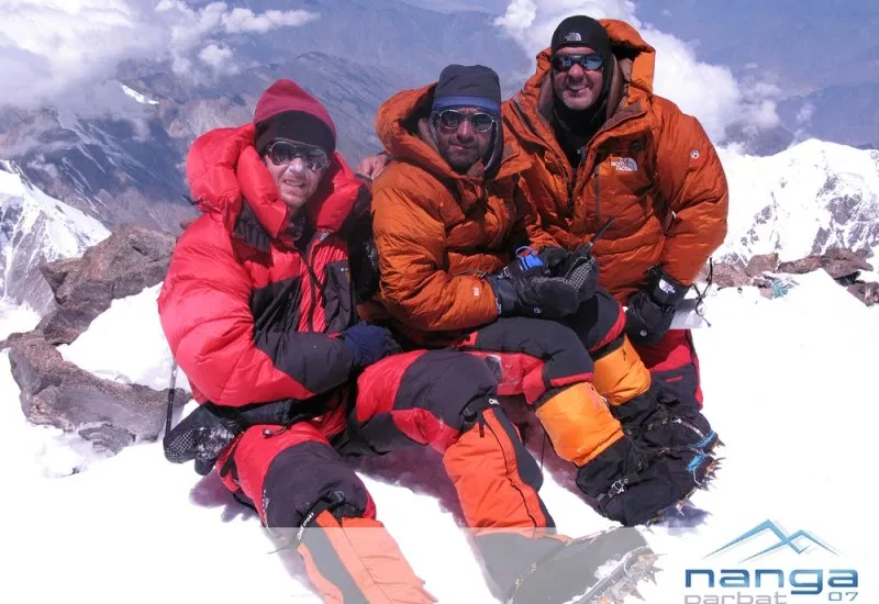 Nanga Parbat, enfrentando lo imposible por Ernesto Olivares